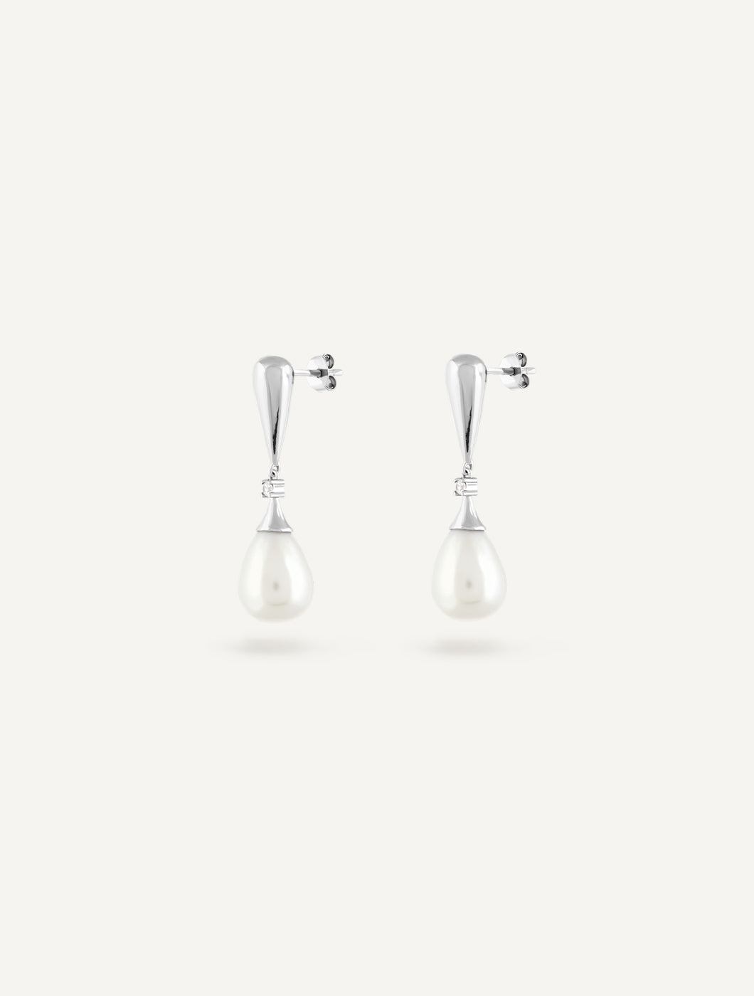VINTAGE PEARLS EARRINGS